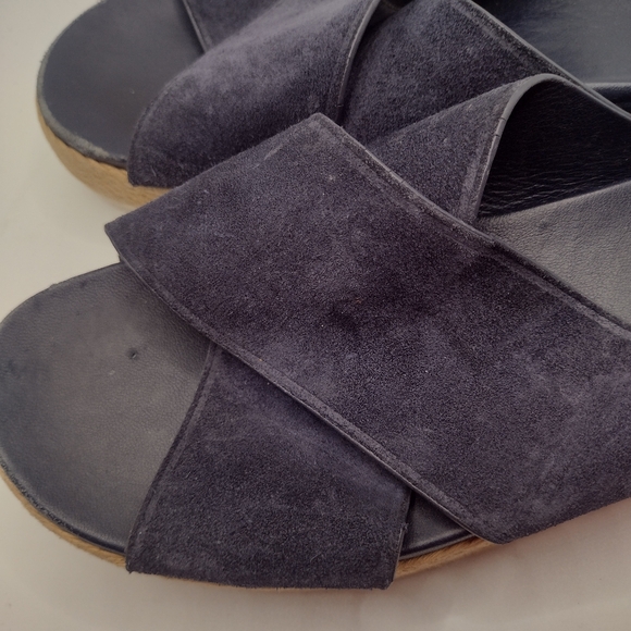 Vince Selene Suede Open Toe Crossover Strap Sandals 8 Navy Slide FF - Picture 4 of 11